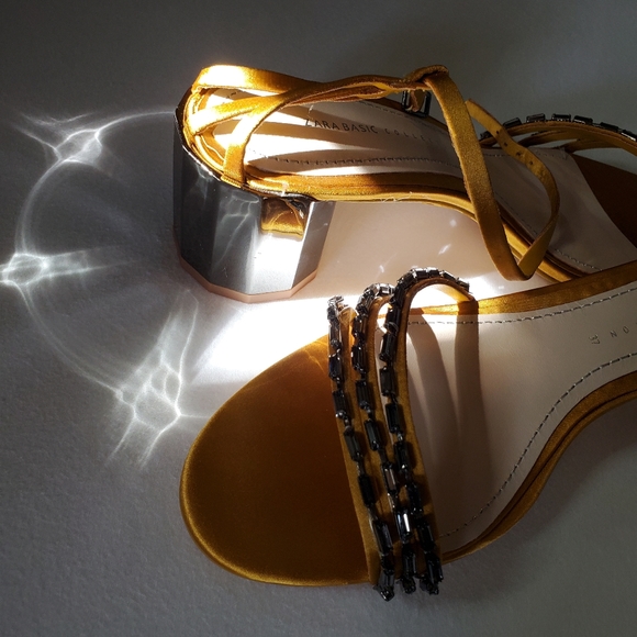 GEOMETRIC MID HEEL SHOES WITH RHINESTONES - Picture 4 of 14